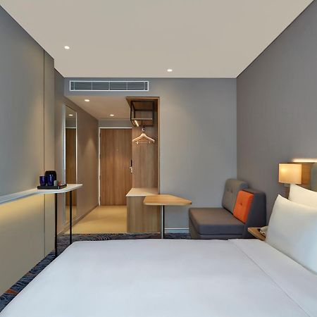Holiday Inn Express Bengaluru Bommasandra By Ihg Kammasandra Zewnętrze zdjęcie