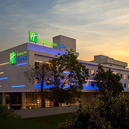 Holiday Inn Express Bengaluru Bommasandra By Ihg Kammasandra Zewnętrze zdjęcie