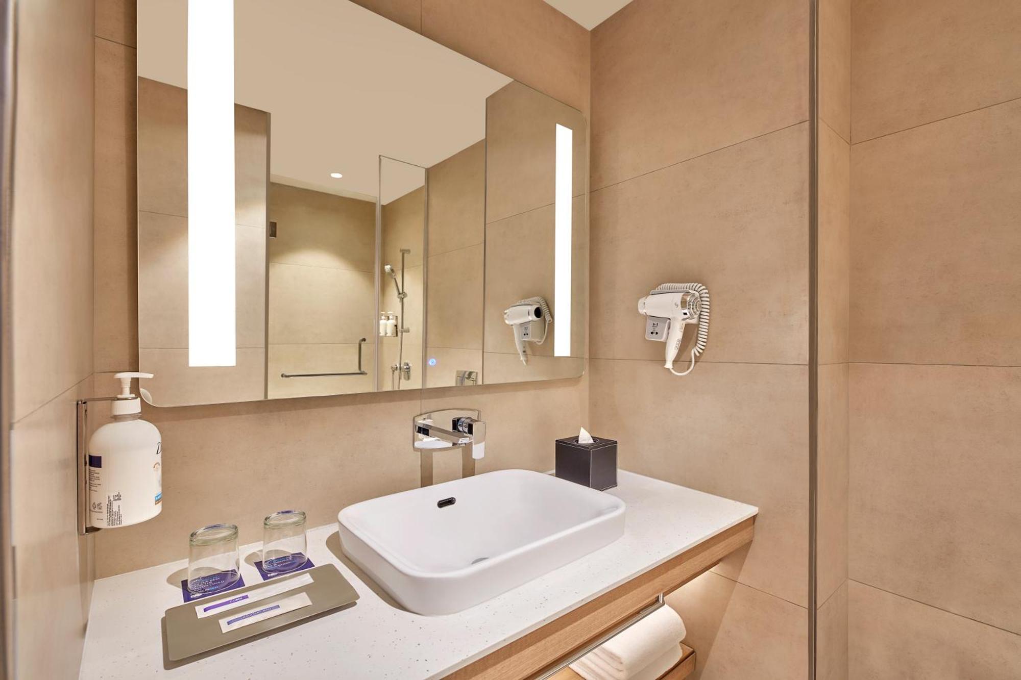 Holiday Inn Express Bengaluru Bommasandra By Ihg Kammasandra Zewnętrze zdjęcie