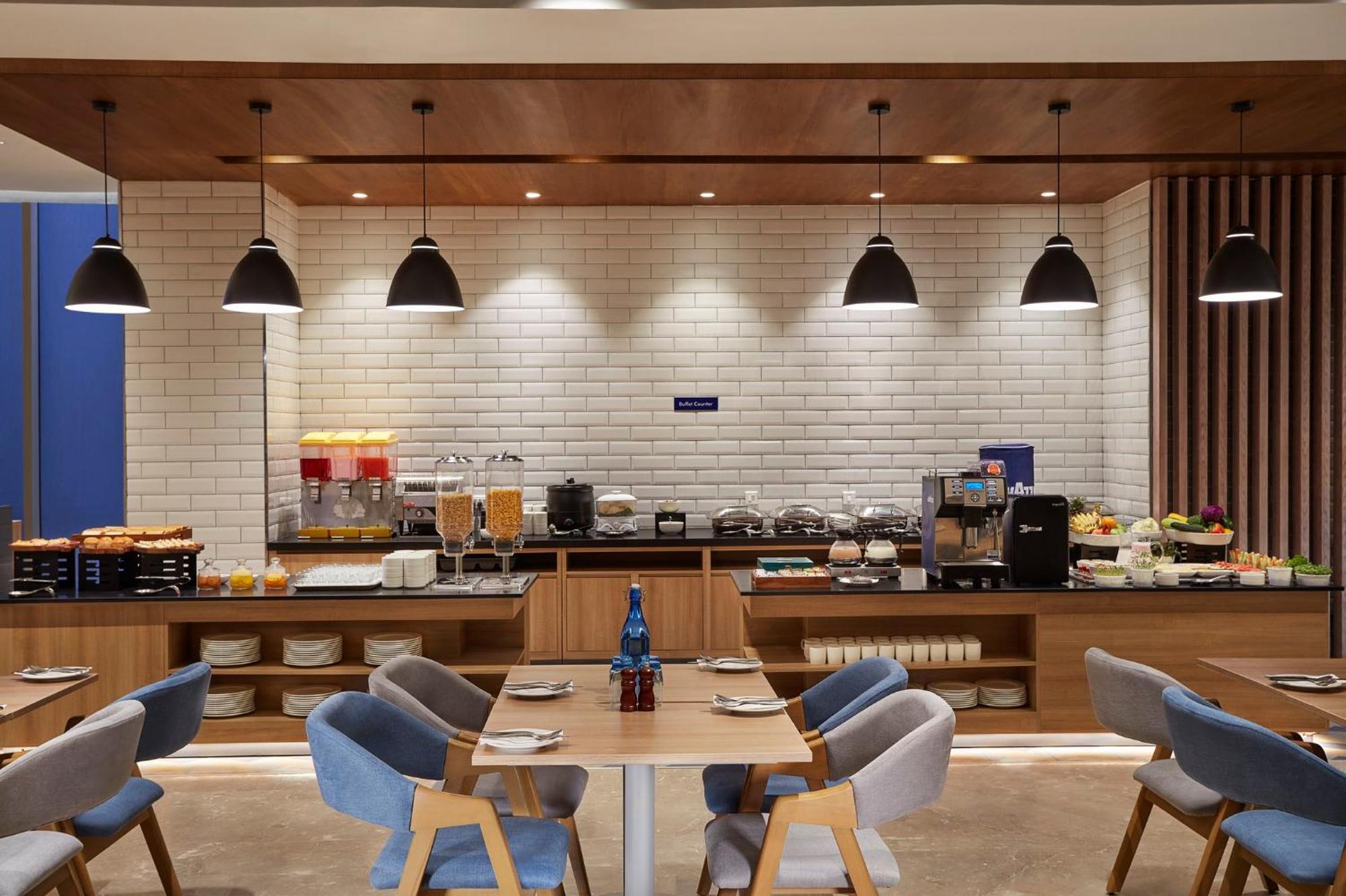 Holiday Inn Express Bengaluru Bommasandra By Ihg Kammasandra Zewnętrze zdjęcie