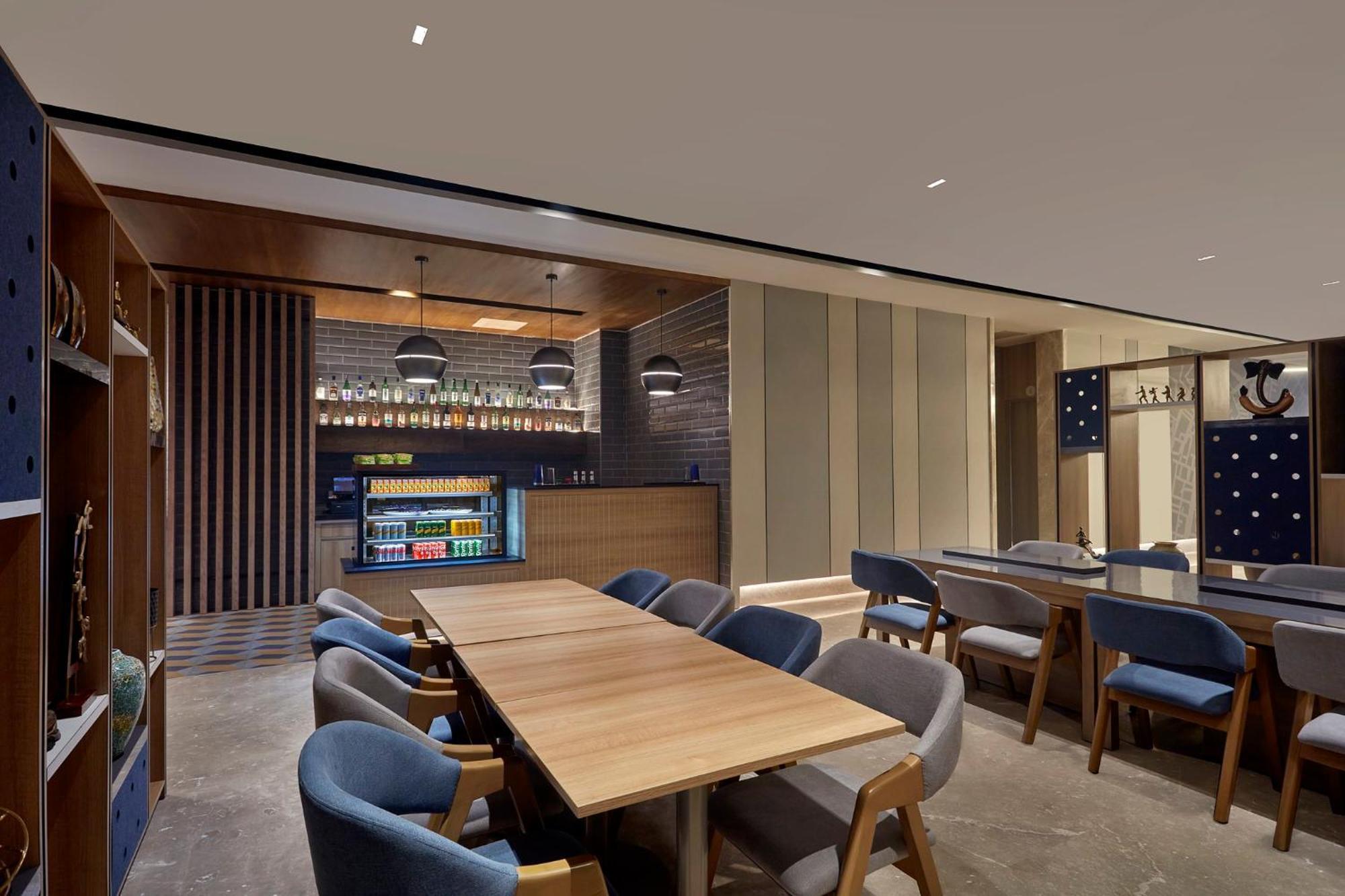 Holiday Inn Express Bengaluru Bommasandra By Ihg Kammasandra Zewnętrze zdjęcie