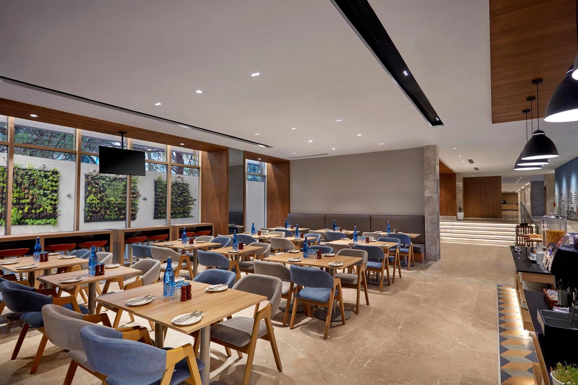 Holiday Inn Express Bengaluru Bommasandra By Ihg Kammasandra Zewnętrze zdjęcie